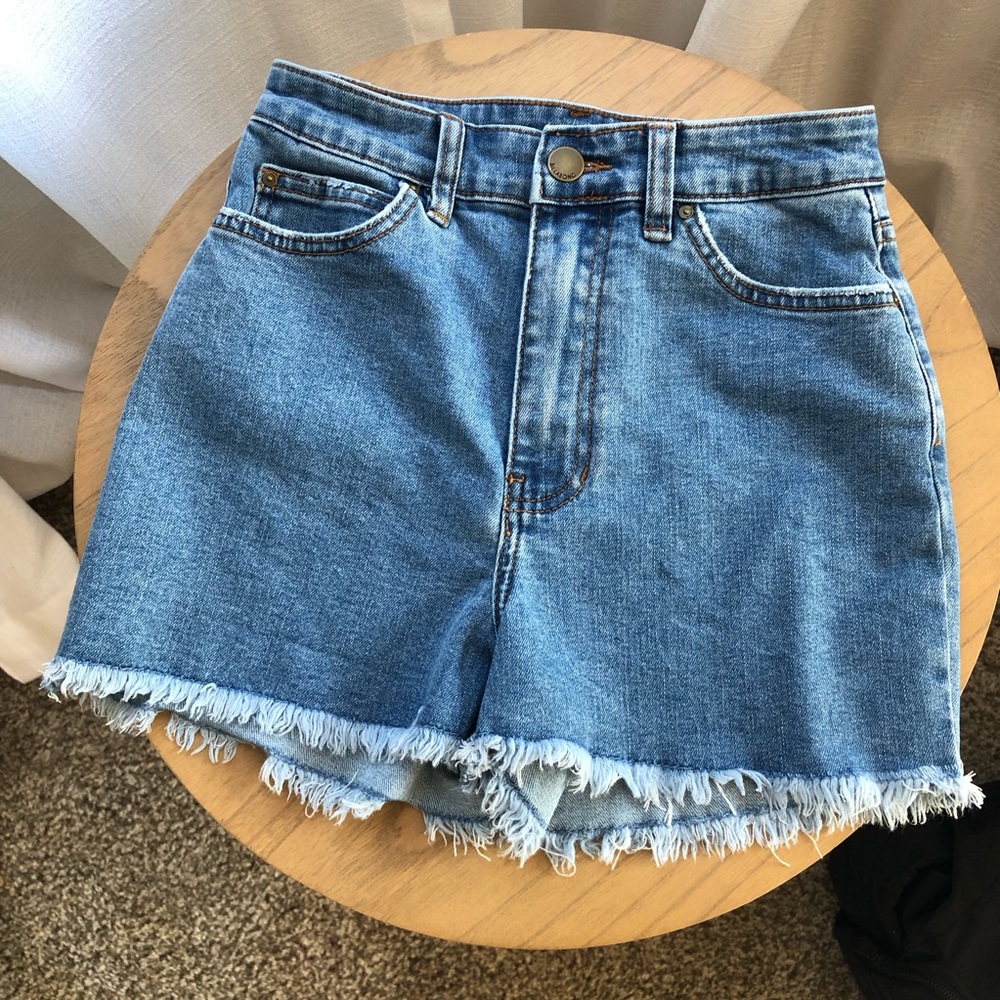 Billabong Cutoff Jean Shorts 25 (fit like a size 24) NWOT